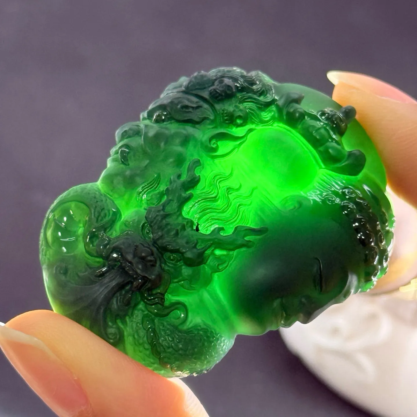 精品墨翠一念之间 种好色正 打灯通透 尺寸50.2