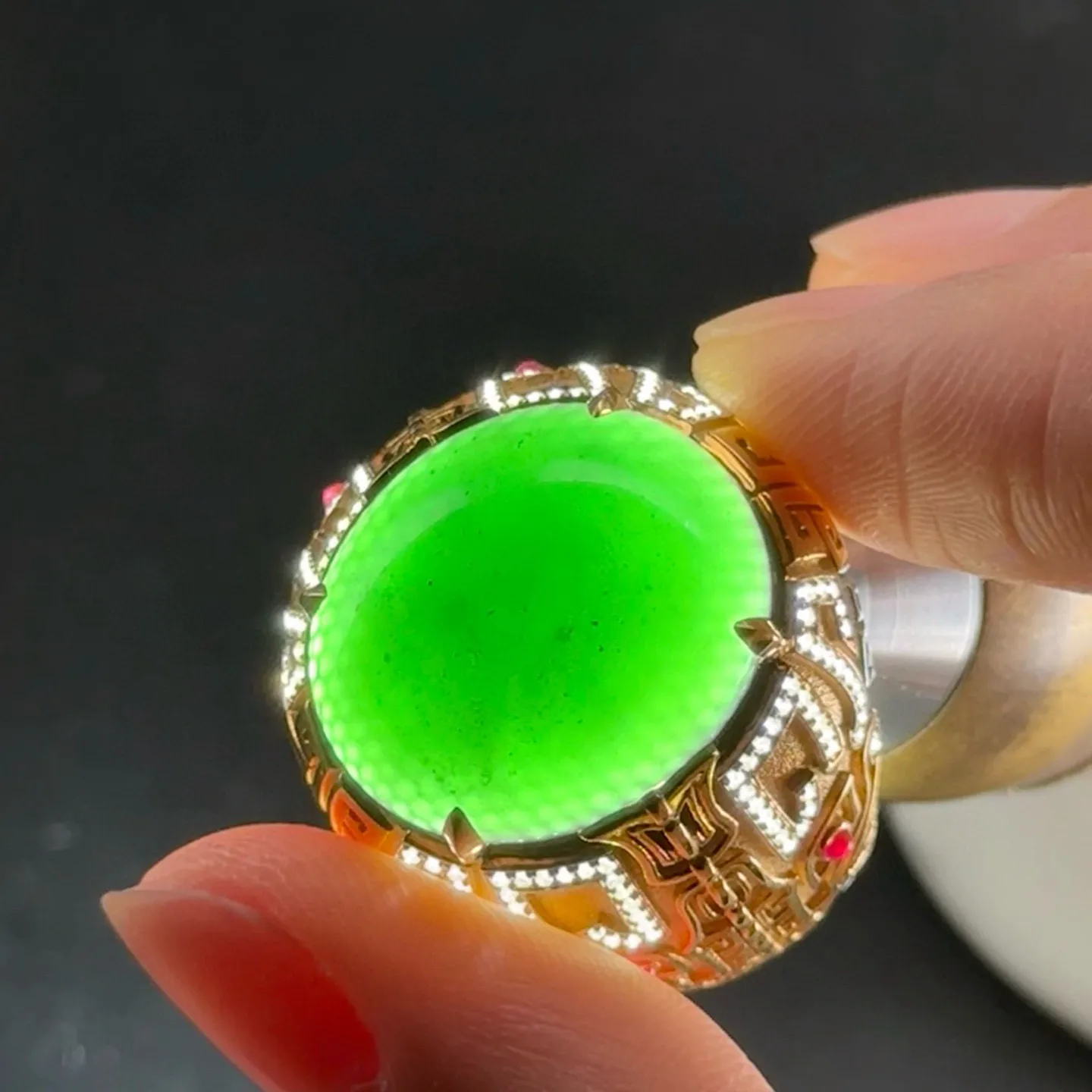 精品豪镶墨翠大男戒 种好色正 黑度极好 打灯通透 油性极好  尺寸19.6