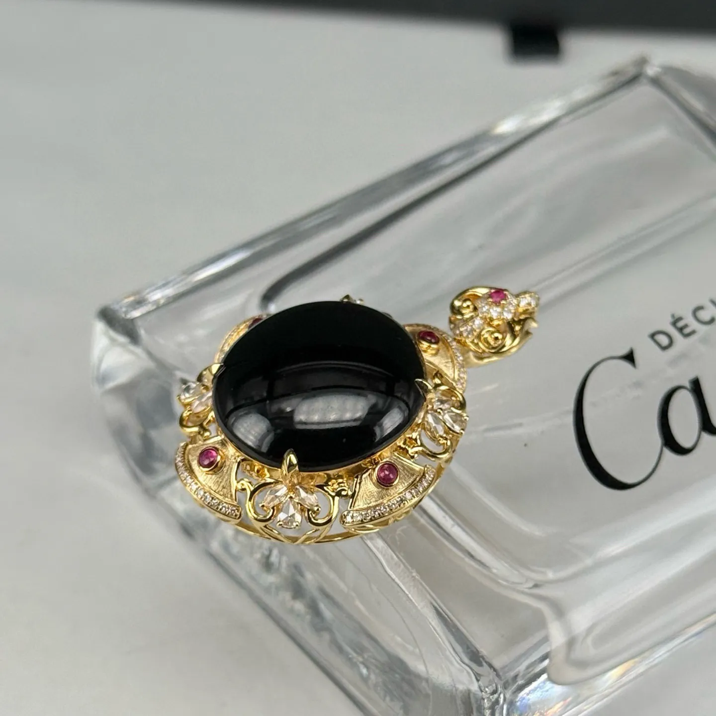 精品18k黄金墨翠蛋面吊坠 种好色正 黑度极好打灯通透 油性十足 尺寸37.2