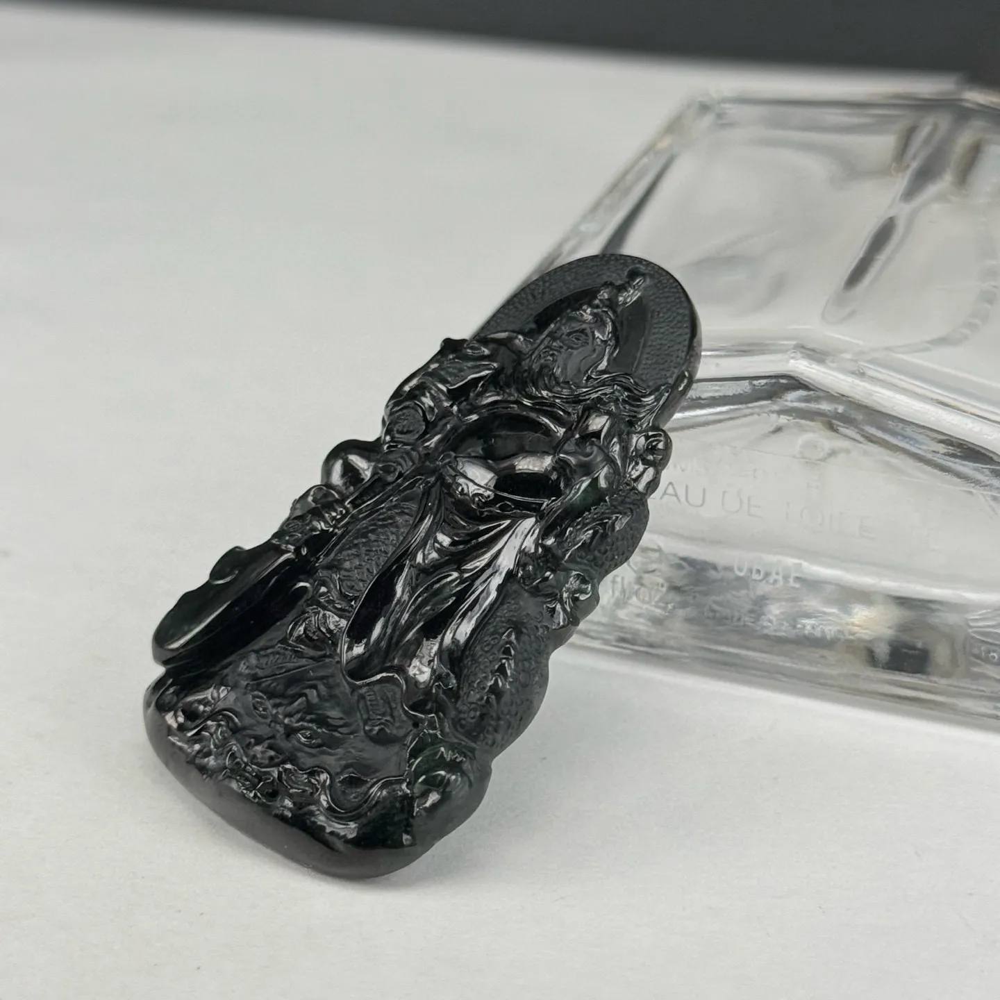 精品墨翠关公 种好色正 黑度极好 打灯通透 油性十足 尺寸51.3