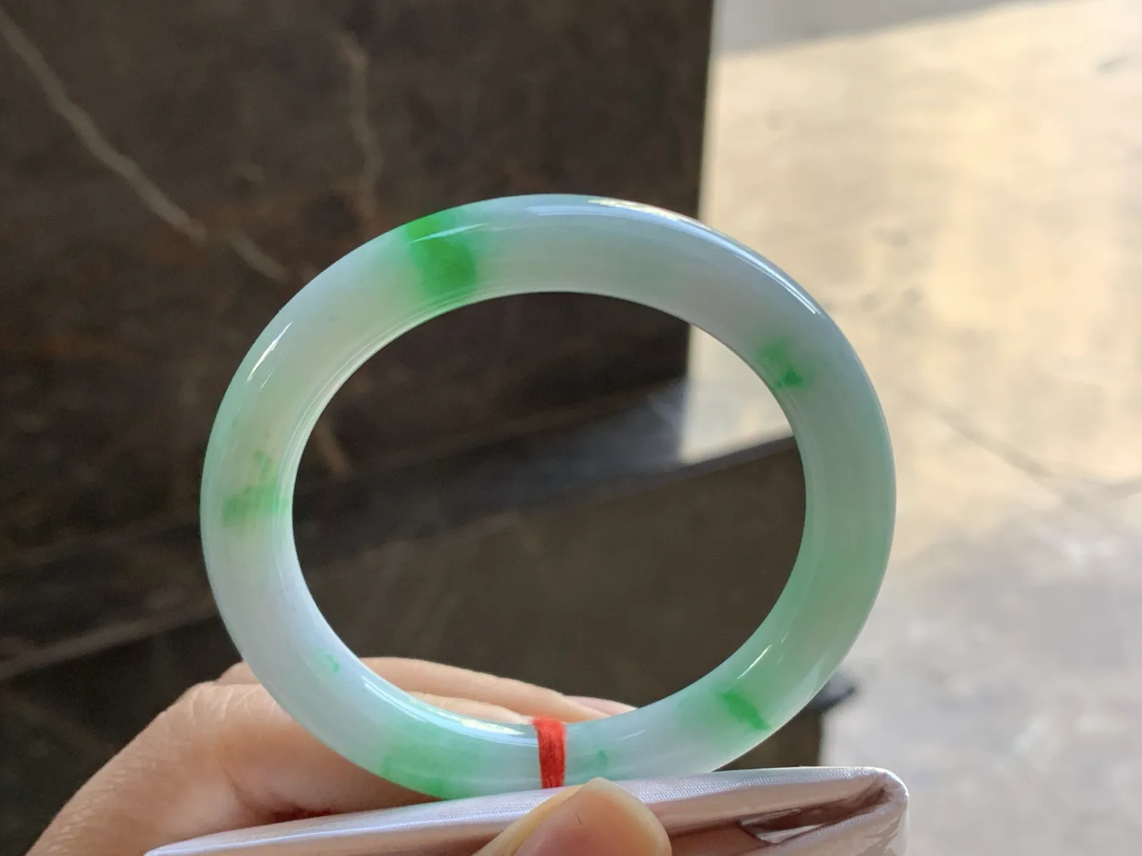 52-9.5

带色圆条手镯^_^颜色好看 细腻