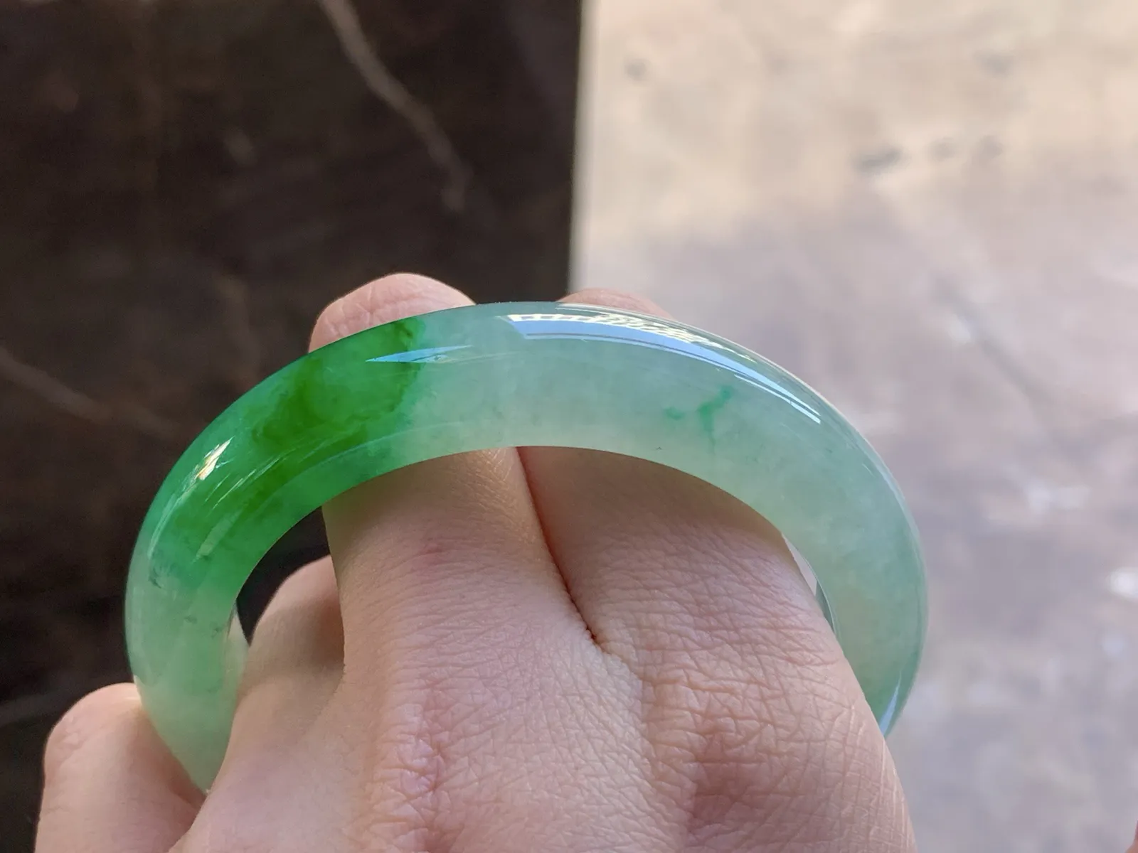 55.5-12.3-9.5

糯冰带色手镯^_^ 颜色漂亮水润