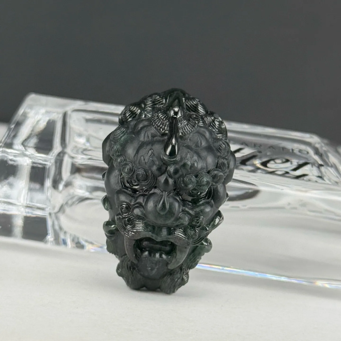 精品墨翠大龙头吊坠 种好色正 黑度好 打灯通透 油性十足 尺寸38.4