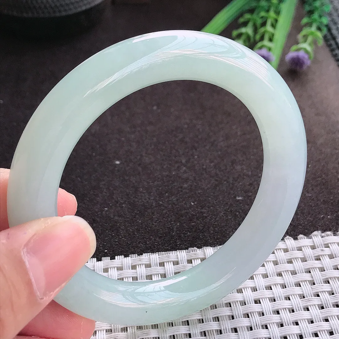 实拍翡翠A货55.5/10.8/11老坑冰纯起胶冰晴底胖圆条手镯翡翠玉镯女款百搭