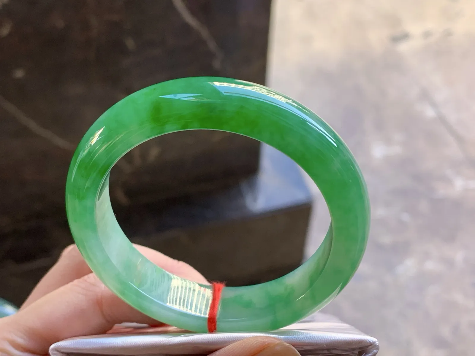 55.5-13.4-8.7

辣绿手镯^_^
颜色漂亮