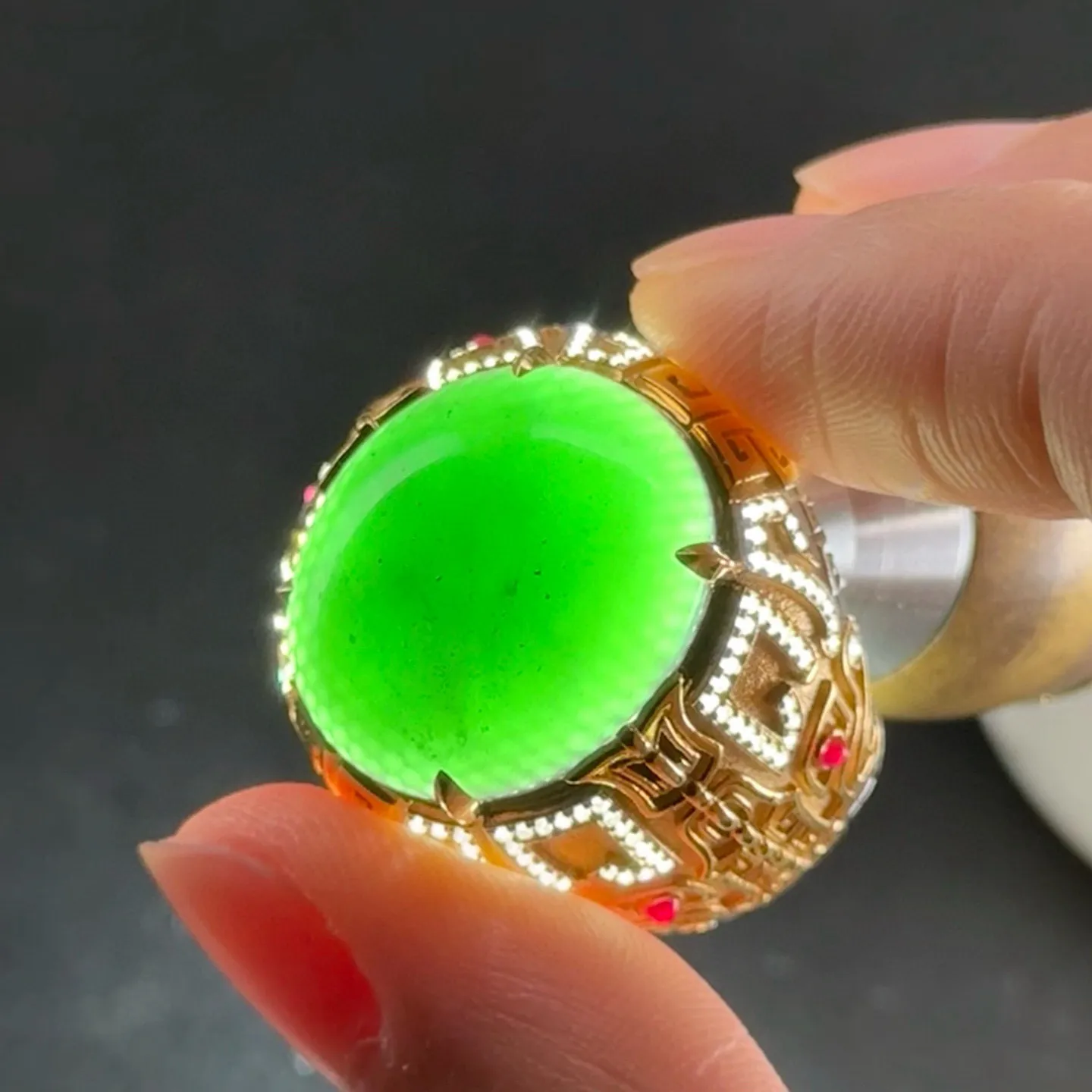 精品豪镶墨翠大男戒 种好色正 黑度极好 打灯通透 油性极好  尺寸19.6