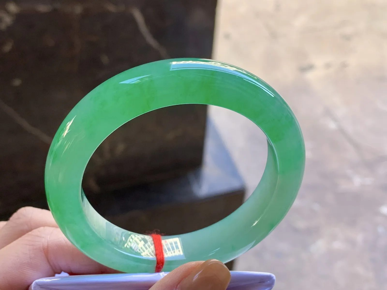 57.5-13.5-10

糯冰飘阳绿手镯^_^
种好水润