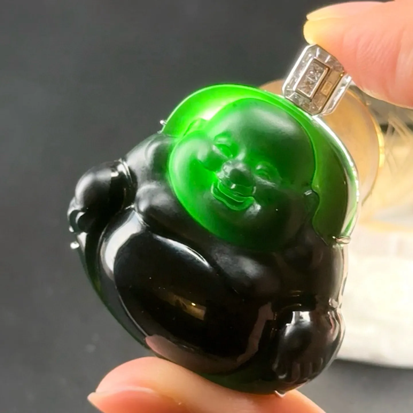 精品18k墨翠大肚佛 种好色正 黑度极好 打灯通透 油性十足 尺寸45.9