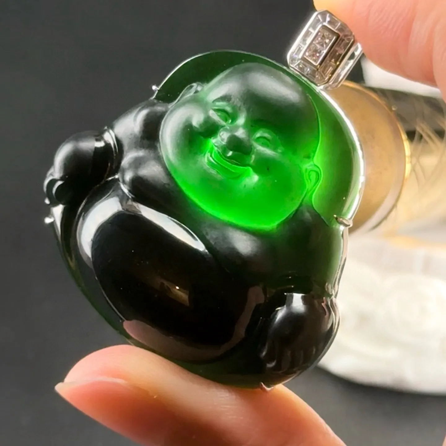 精品18k墨翠大肚佛 种好色正 黑度极好 打灯通透 油性十足 尺寸45.9