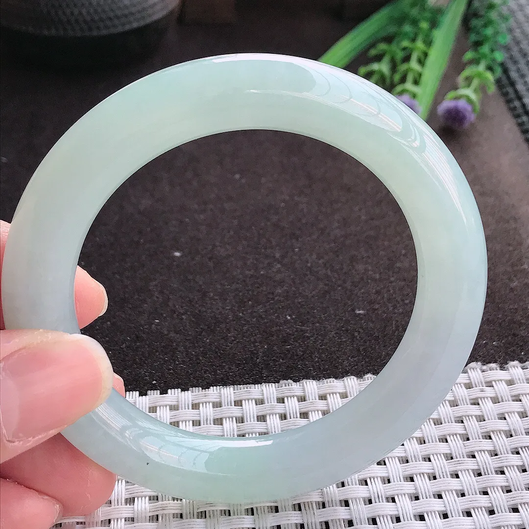 实拍翡翠A货55.5/10.8/11老坑冰纯起胶冰晴底胖圆条手镯翡翠玉镯女款百搭