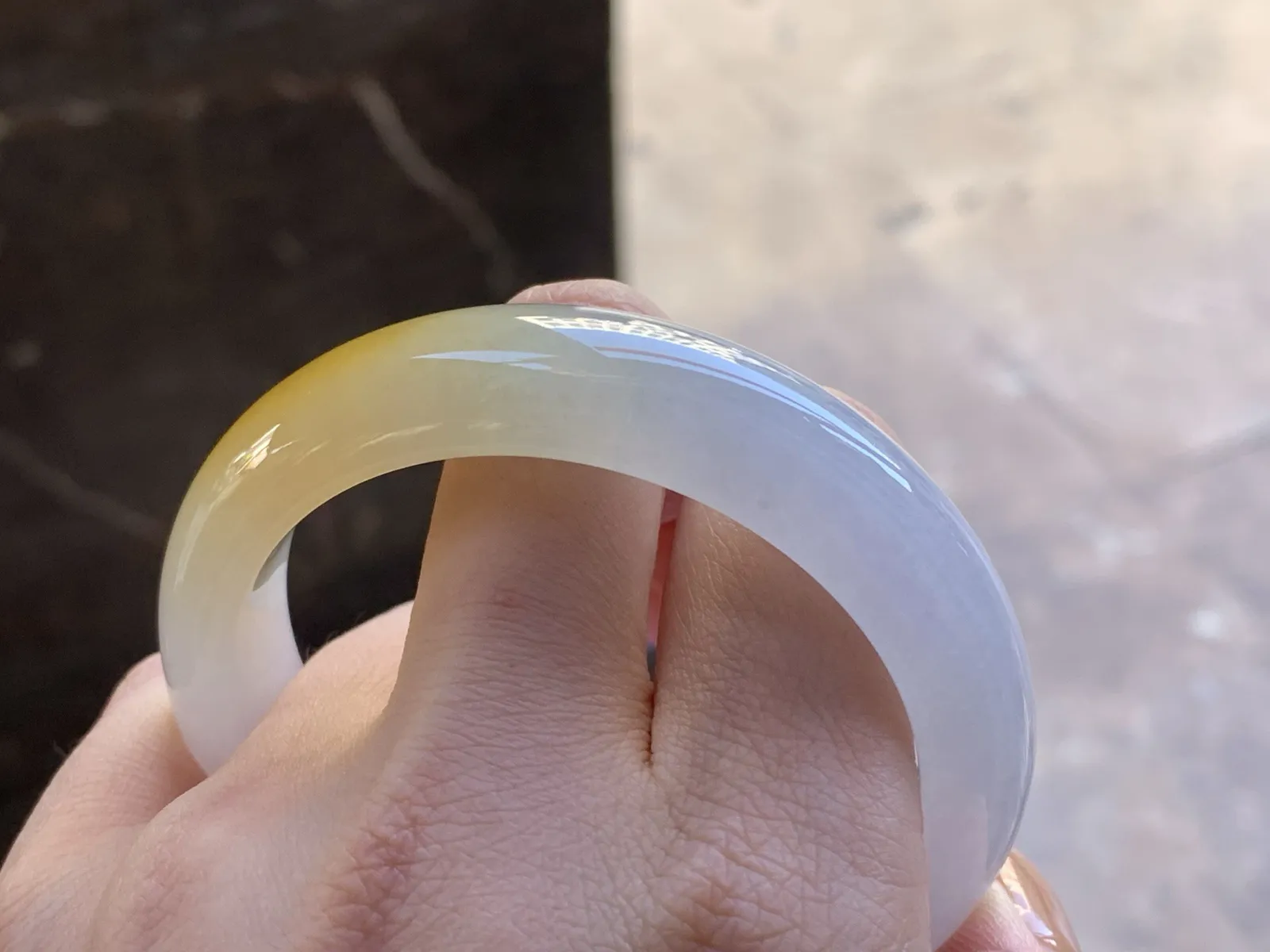 54.5-13.9-8.5

糯冰黄翡手镯^_^
水润独特