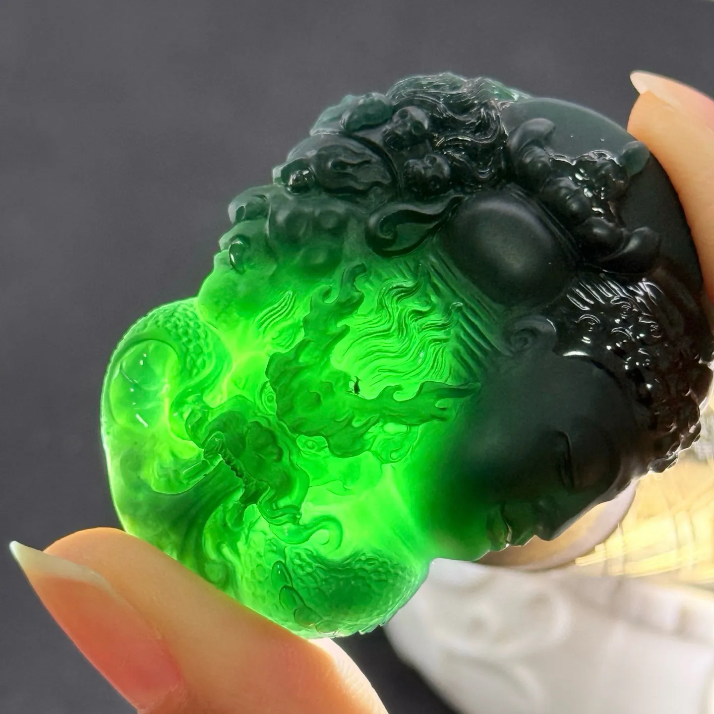 精品墨翠一念之间 种好色正 打灯通透 尺寸50.2