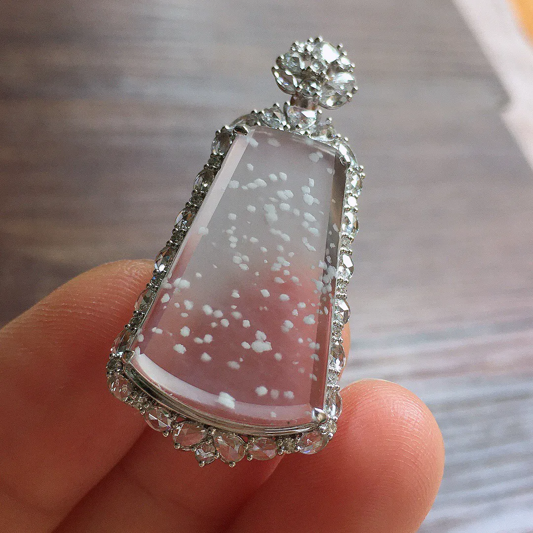 冰种无事牌吊坠，18k金镶嵌，冰润通透，玉质细腻，种水足，Yt 尺寸39.9*19*9