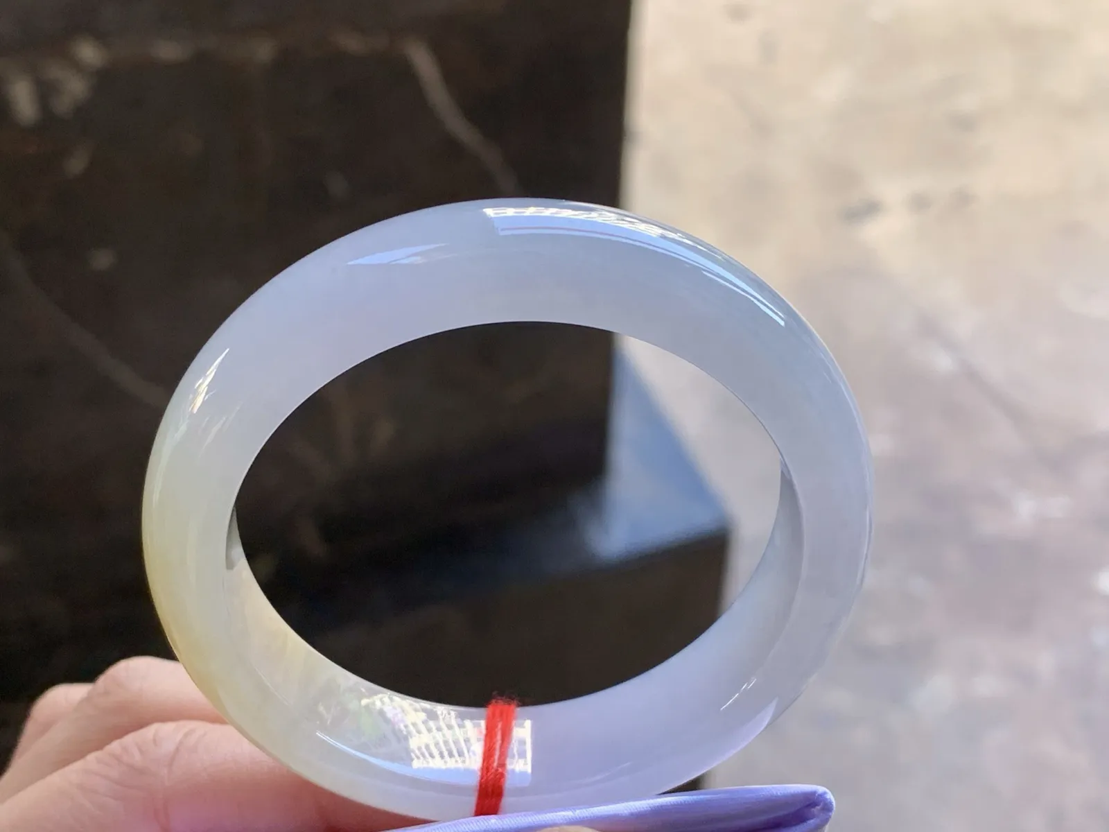 54.5-13.9-8.5

糯冰黄翡手镯^_^
水润独特