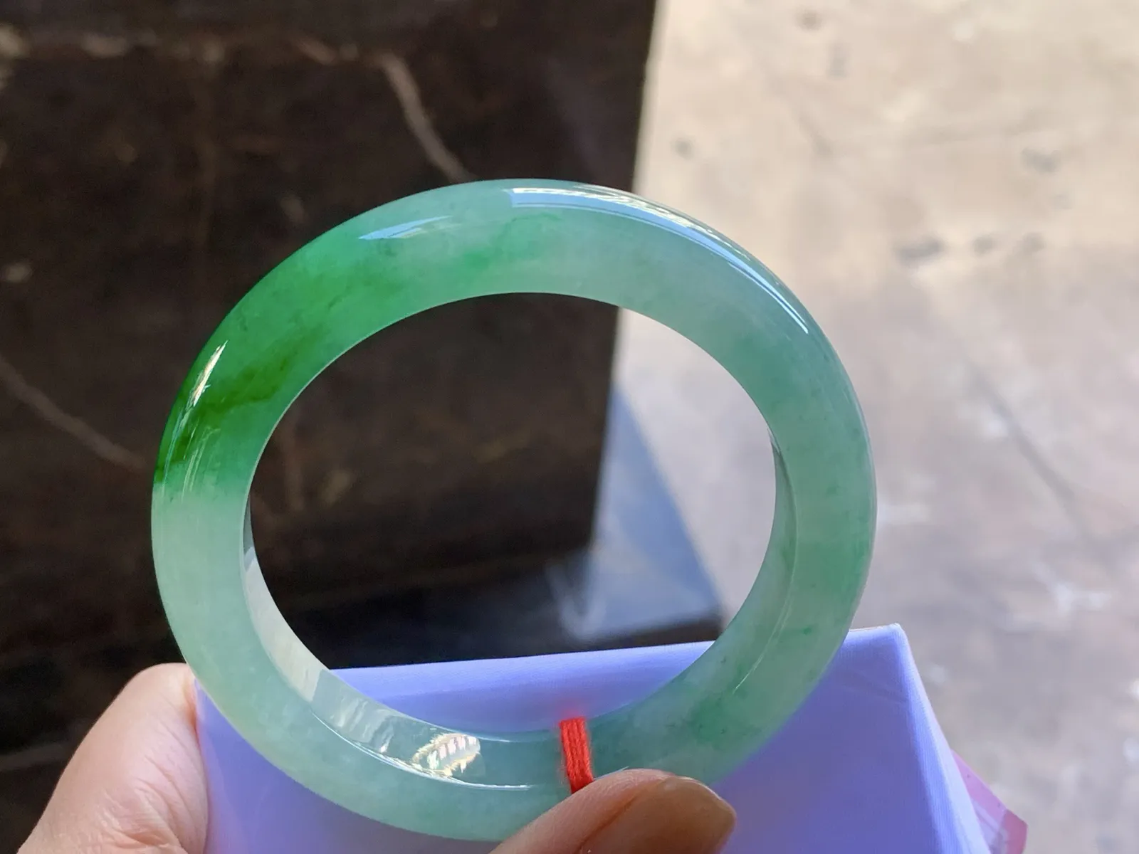 55.5-12.3-9.5

糯冰带色手镯^_^ 颜色漂亮水润