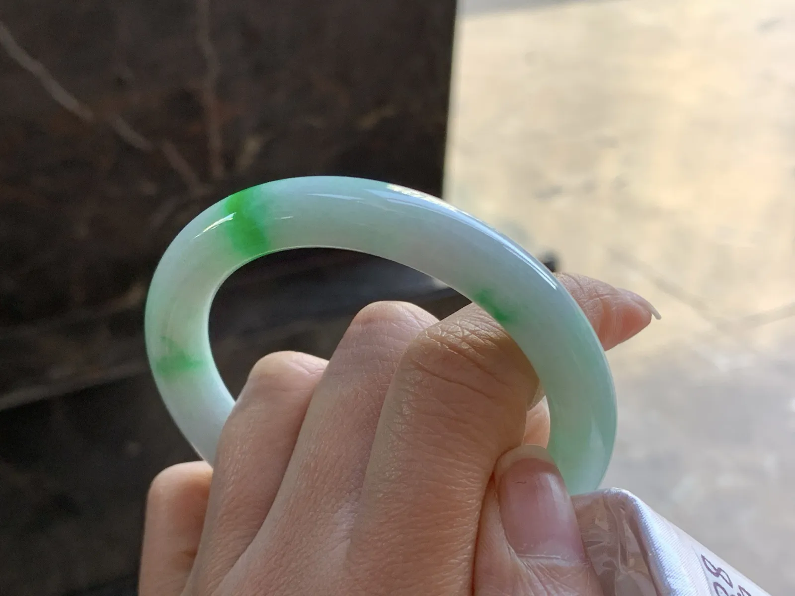 52-9.5

带色圆条手镯^_^颜色好看 细腻