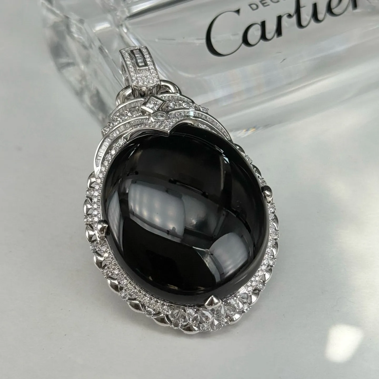 豪镶墨翠蛋面吊坠 种好色正 黑度极好 打灯通透 油性十足 尺寸62.3