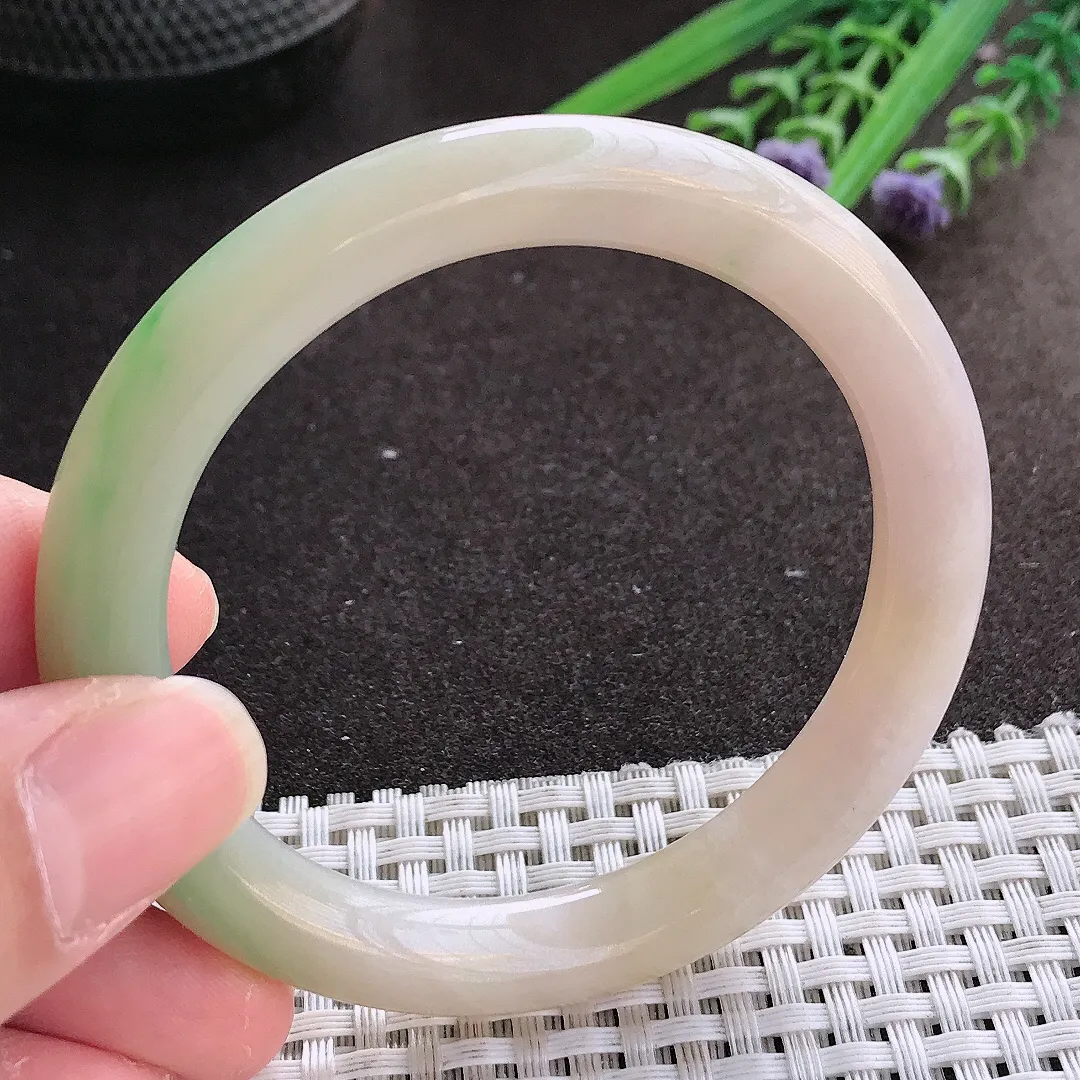 实拍翡翠A货53/9.3/9老坑冰胶水灵特色黄加绿圆条手镯翡翠玉镯女款百搭
