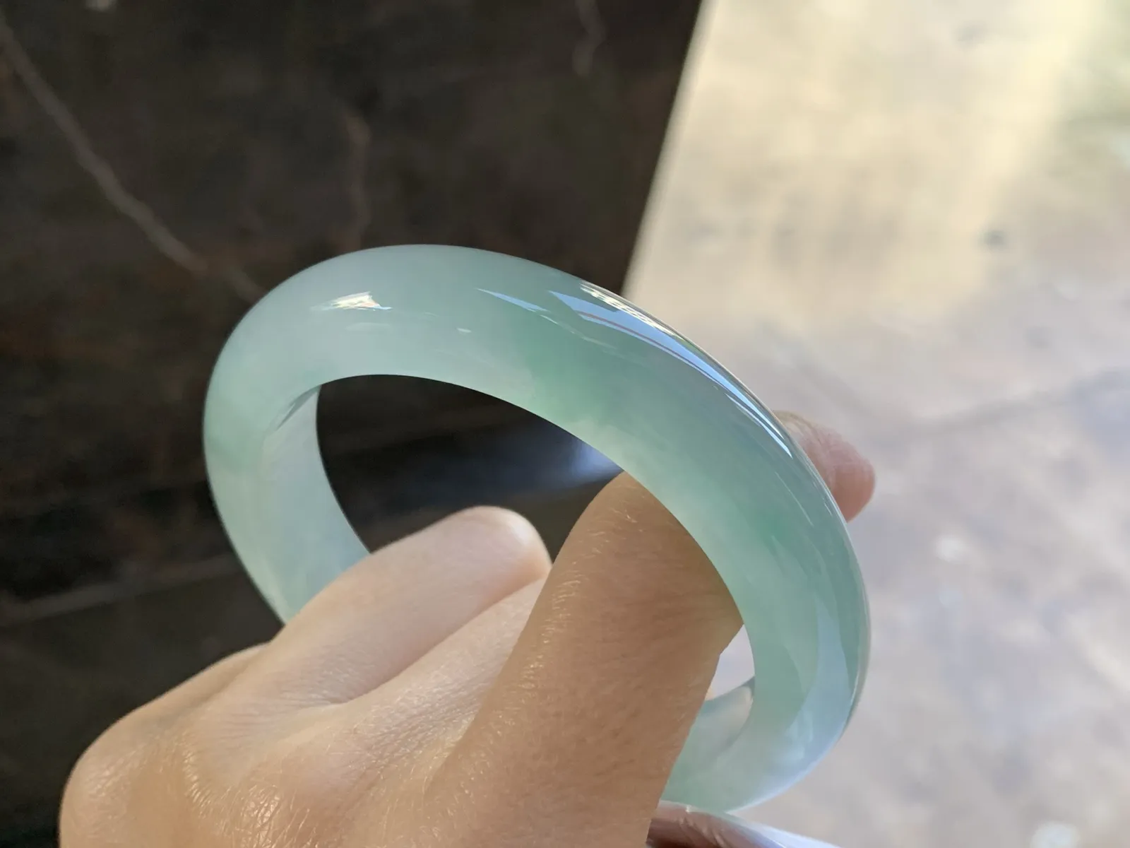 56-12.8-9.3

冰种手镯^_^金丝绿 种老肉细 实物漂亮