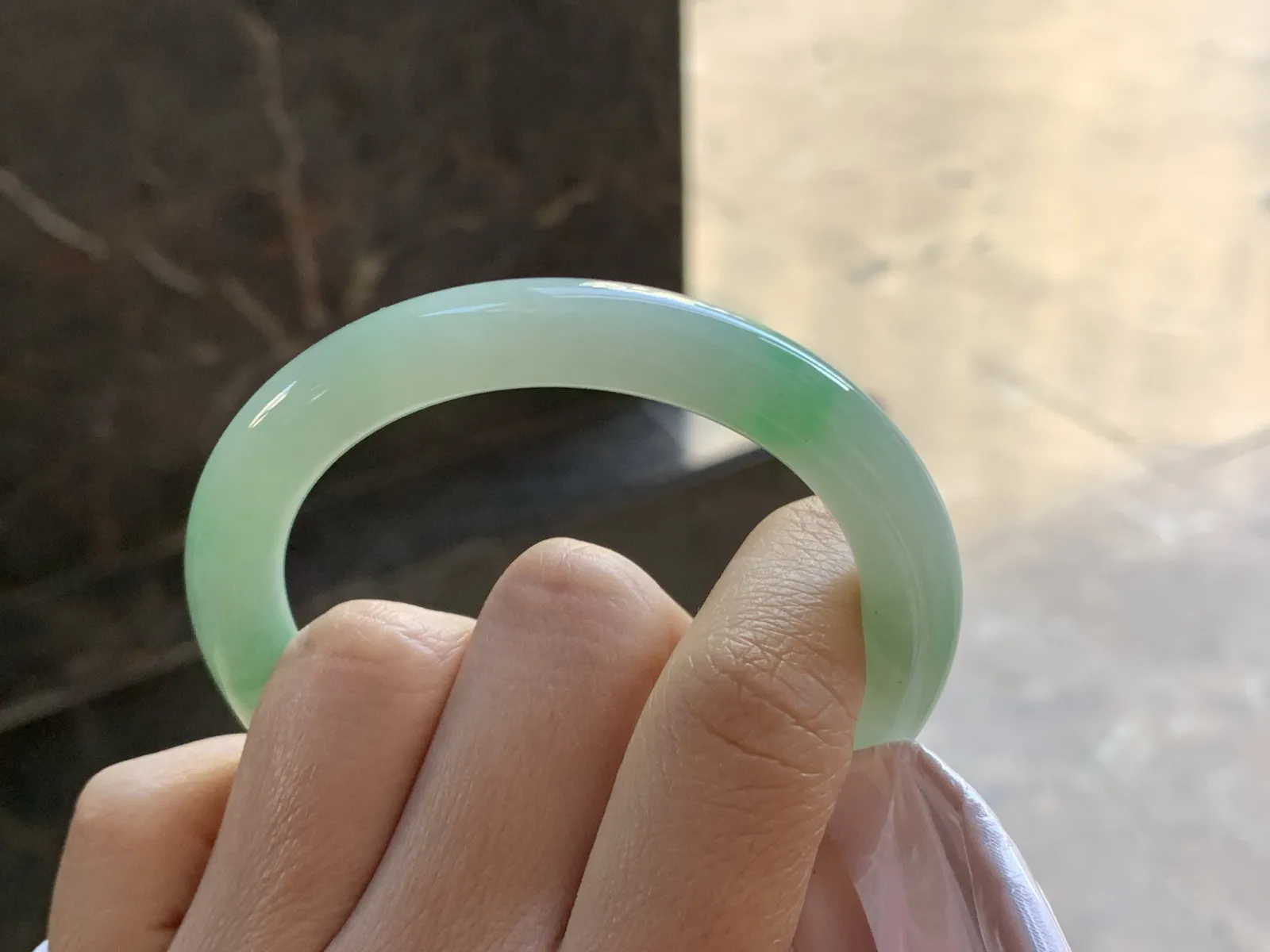 52-8.8

带色圆条手镯^_^细腻 清新