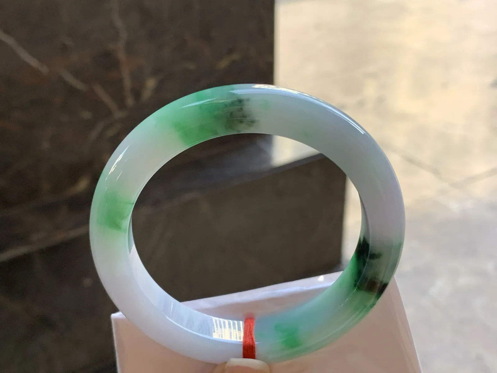 55-12-9.2

绿色手镯^_^淡春彩 玉质细腻 鲜艳