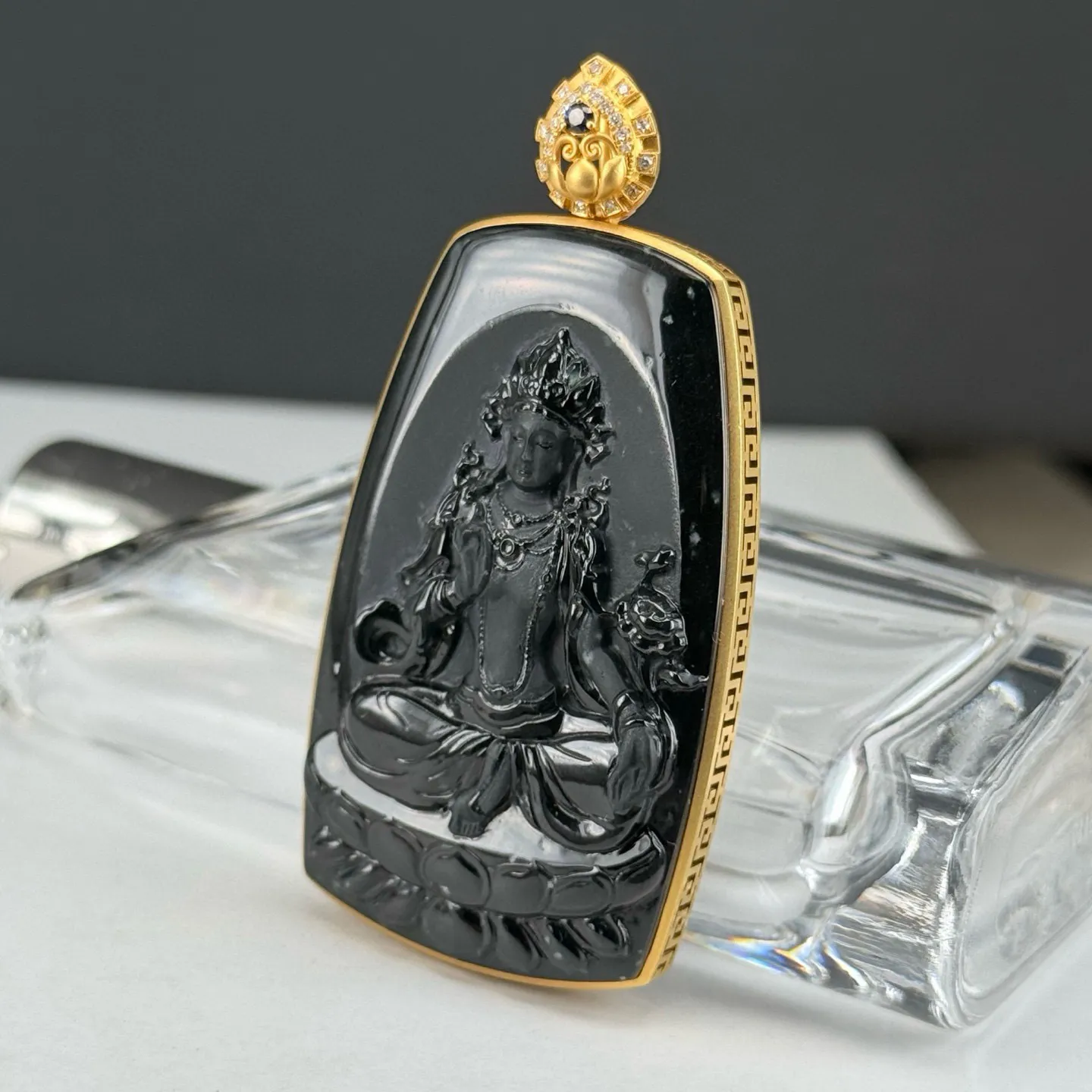 精品18k墨翠度母观音 种好色正 黑度极好 打灯通透 油性十足 尺寸65.9