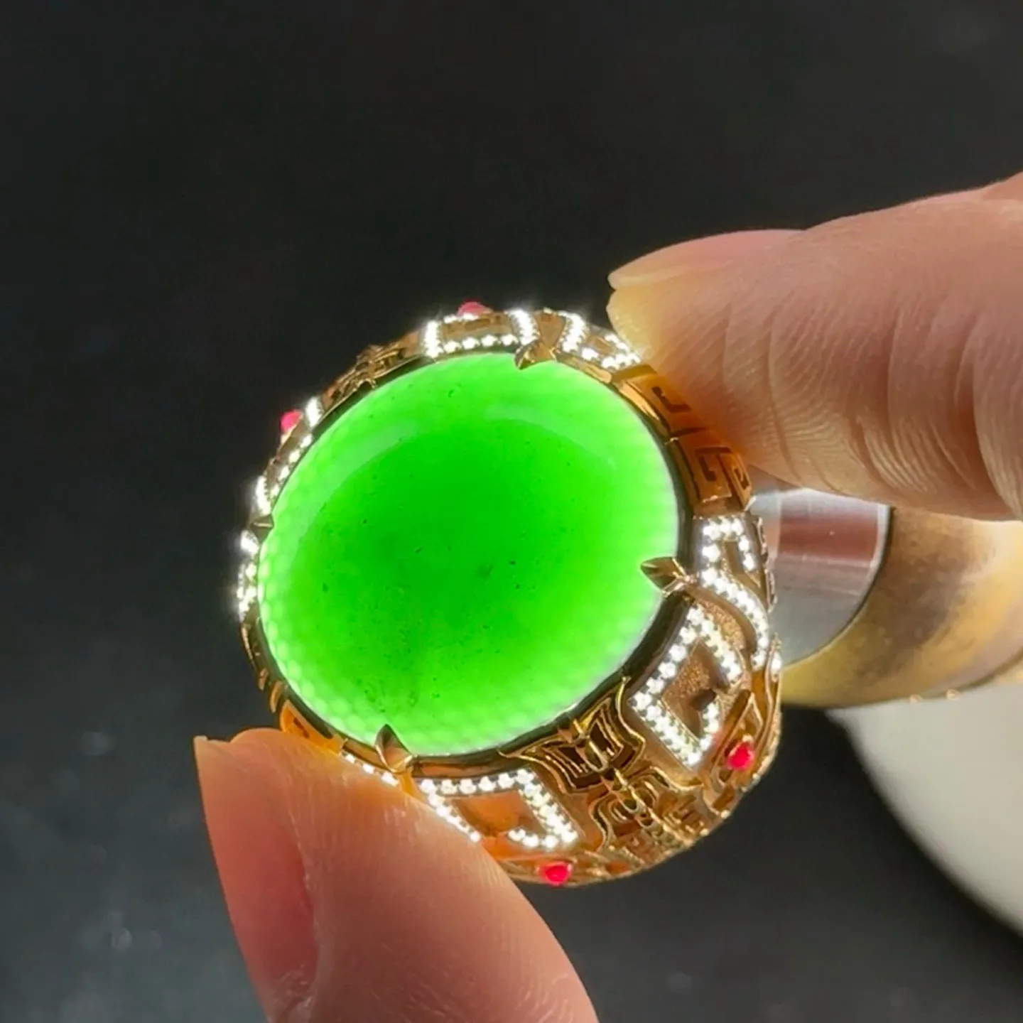 精品豪镶墨翠大男戒 种好色正 黑度极好 打灯通透 油性极好  尺寸19.6