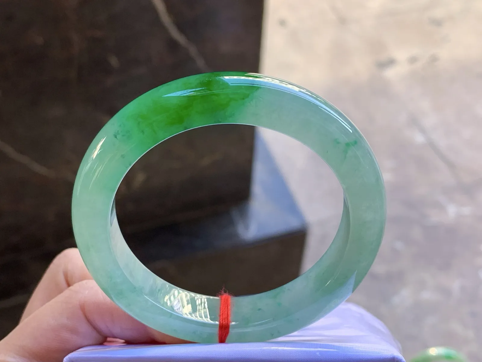 55.5-12.3-9.5

糯冰带色手镯^_^ 颜色漂亮水润