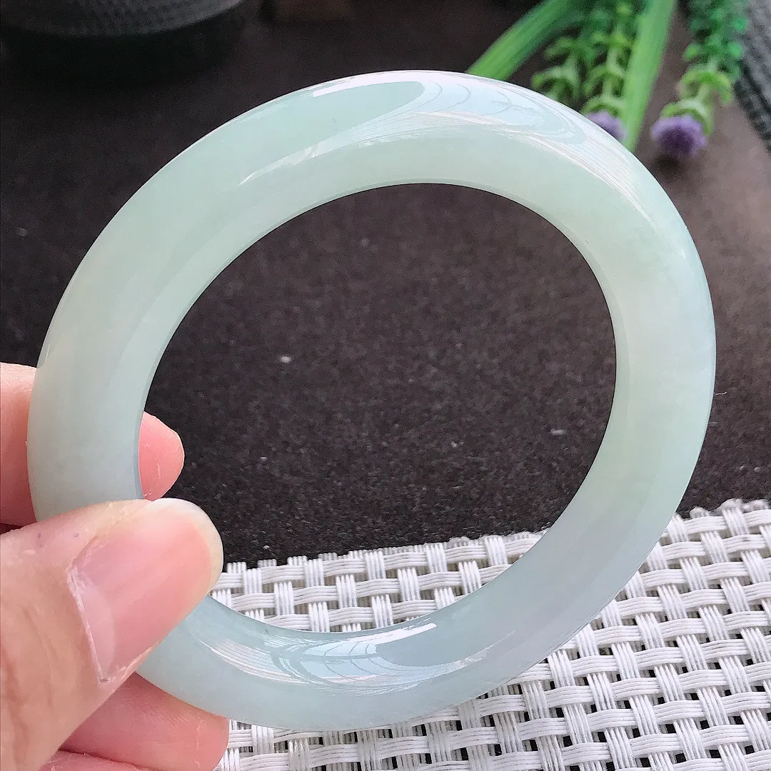 实拍翡翠A货55.5/10.8/11老坑冰纯起胶冰晴底胖圆条手镯翡翠玉镯女款百搭