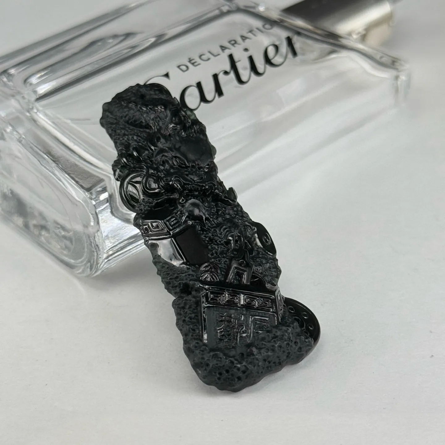 精品墨翠八破图 种好色正 黑度极好 打灯通透 尺寸58.9