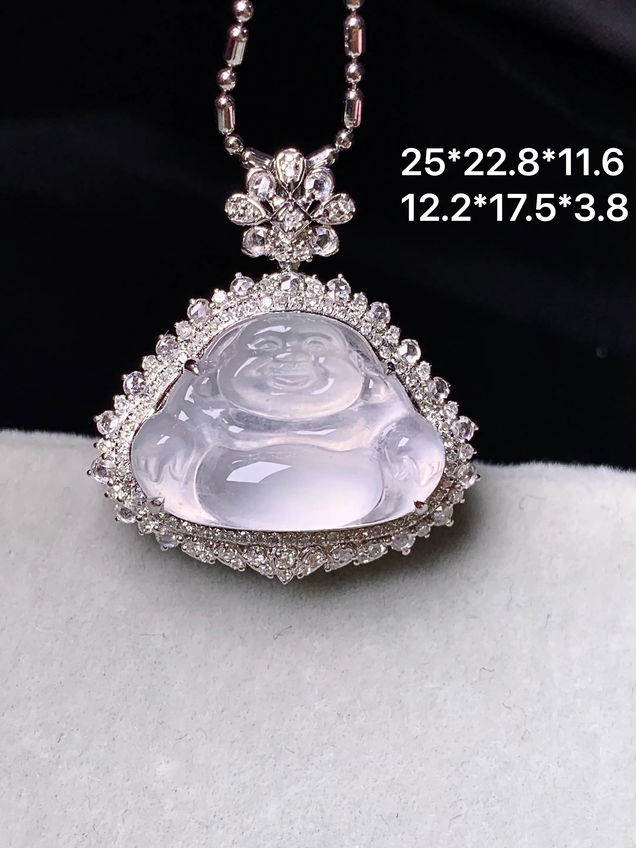 18k金钻镶嵌冰种佛公吊坠 玉质细腻 色泽艳丽清新 整体尺寸25*22.8*11.6