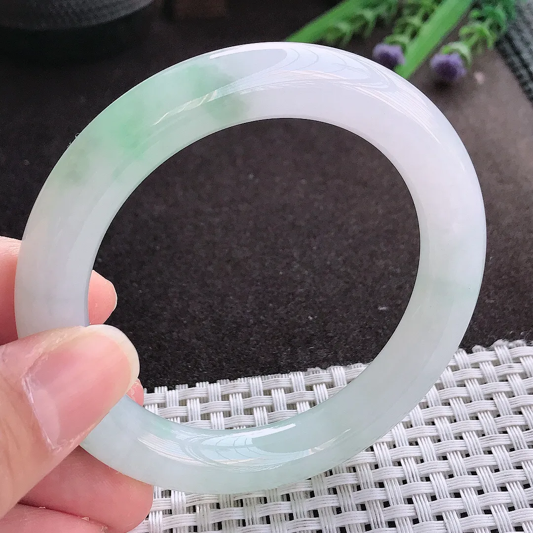 实拍翡翠A货56.5/11/10.9老坑冰胶果冻飘阳绿圆条手镯翡翠玉镯女款百搭