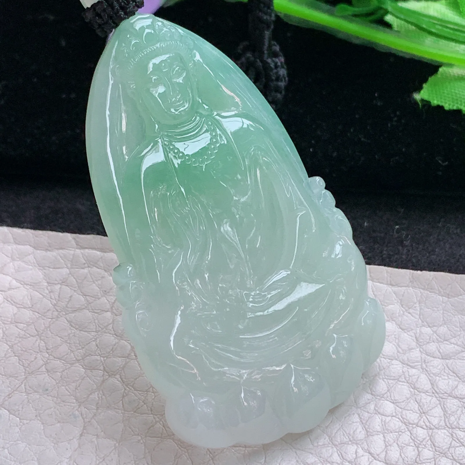 yl实拍60*36.7*5.6缅甸翡翠精雕胶感飘绿玉观音 赐福观音玉吊坠 玉挂件