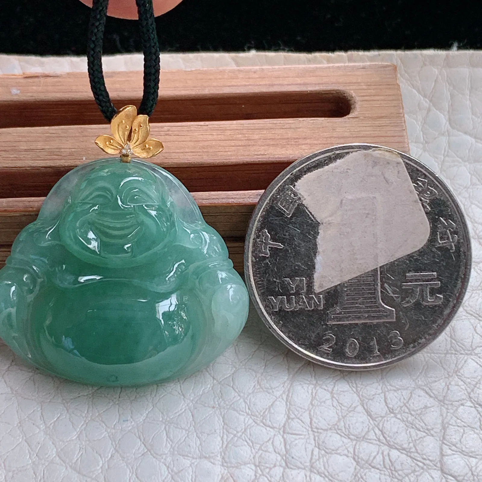 axm实拍30.8*20.3*6缅甸翡翠精雕冰蓝？饱满佛公 开心佛玉吊坠