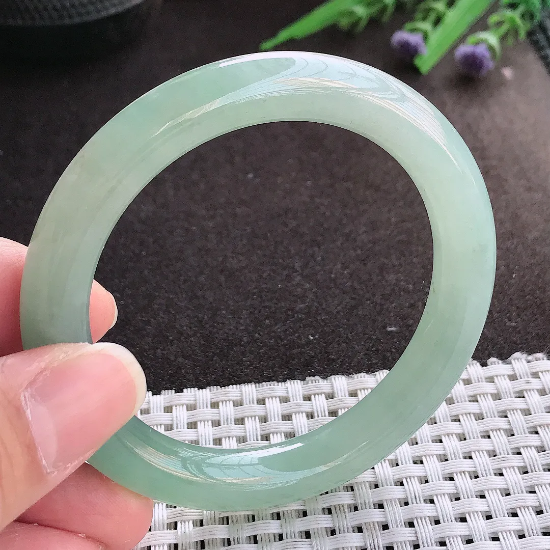 实拍翡翠A货54.5/9.6/9.4老坑冰润起胶冰晴满绿圆条手镯翡翠玉镯女款