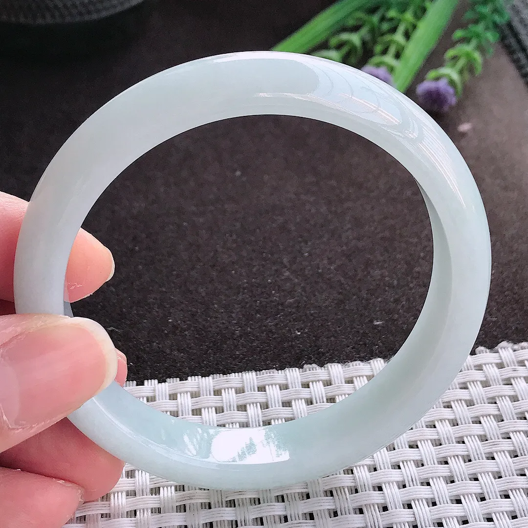 实拍翡翠A货59/12.3/7.8老坑秀气冰润月光白手镯宽边翡翠玉镯女款百搭