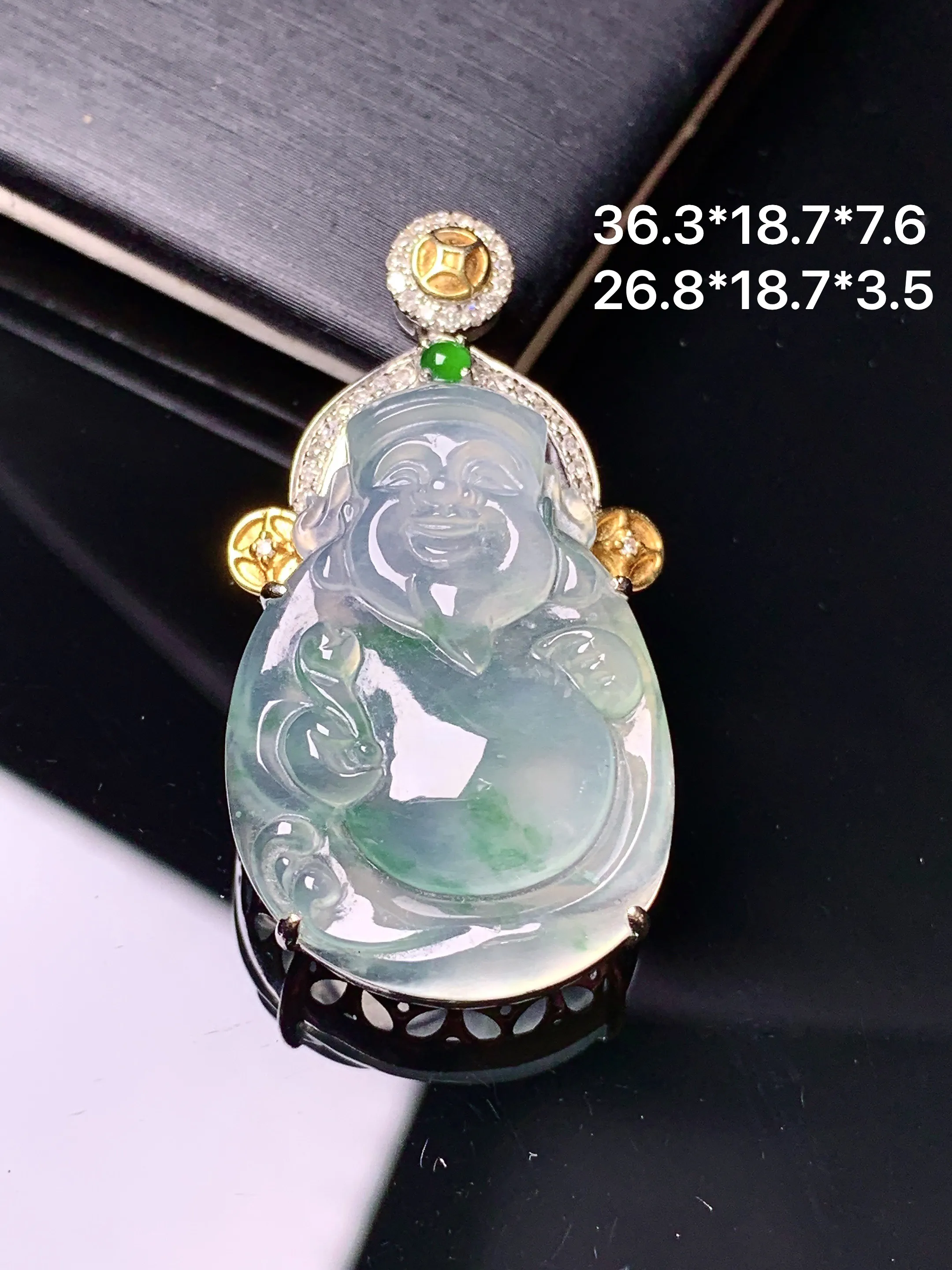 18k金镶嵌冰种财神吊坠 玉质细腻 色泽艳丽清新 整体尺寸36.3*18.7*7.6