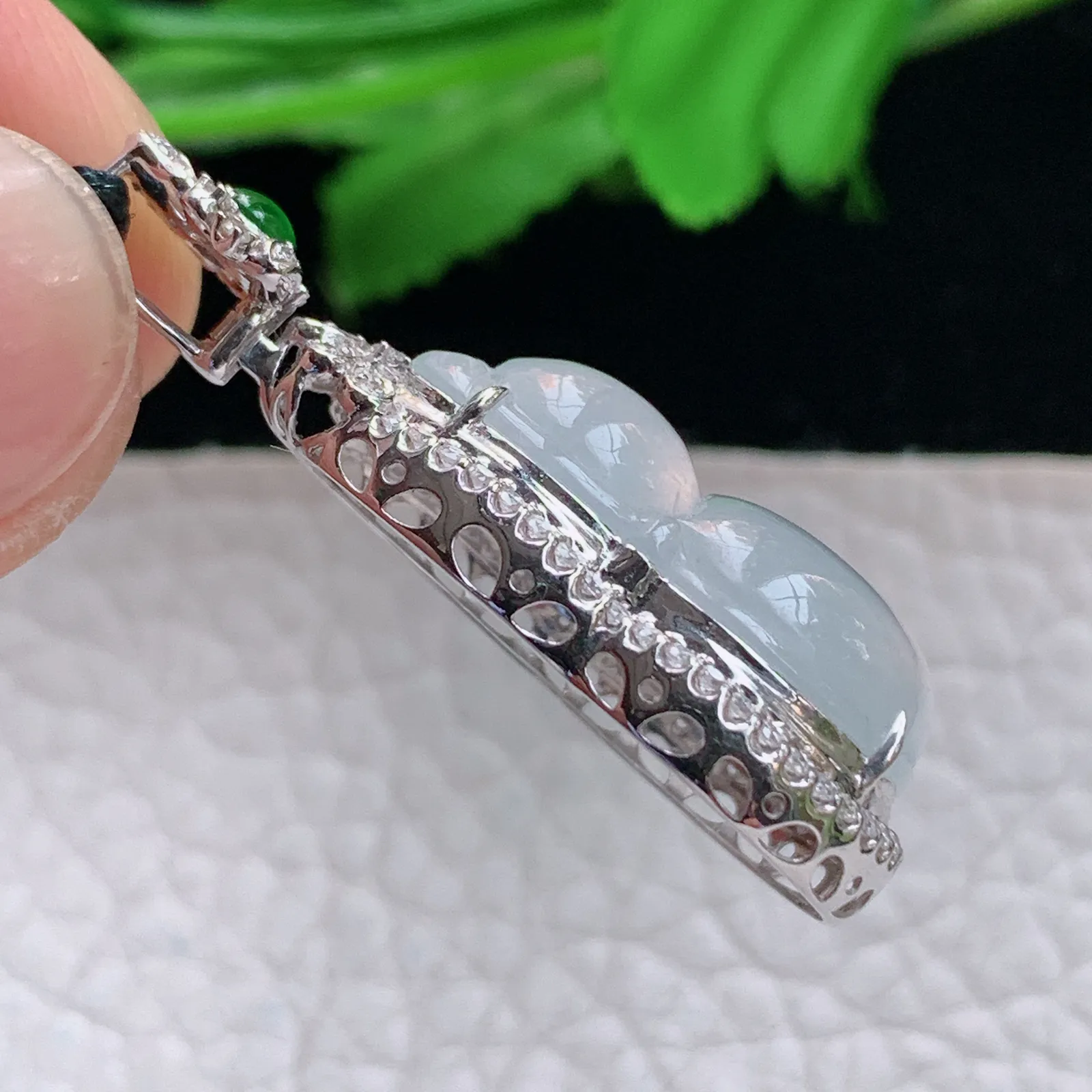 axm实拍38.8*19.3*10缅甸翡翠精雕冰起光饱满葫芦 玉葫芦玉吊坠