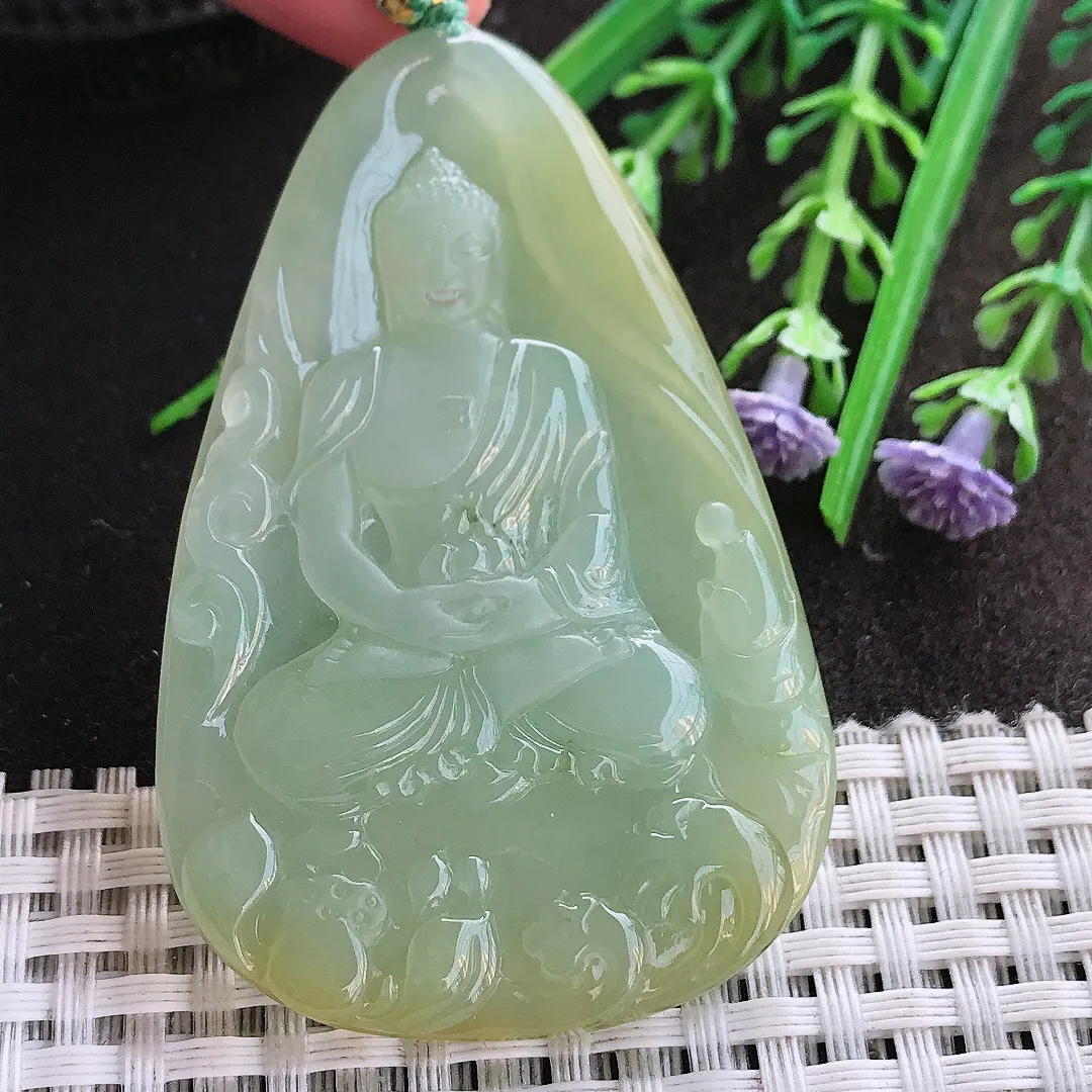 实拍A货翡翠62.3/40.6/5.8老坑冰胶水灵特色鸡油黄黄翡吊坠翡翠如来佛祖挂件