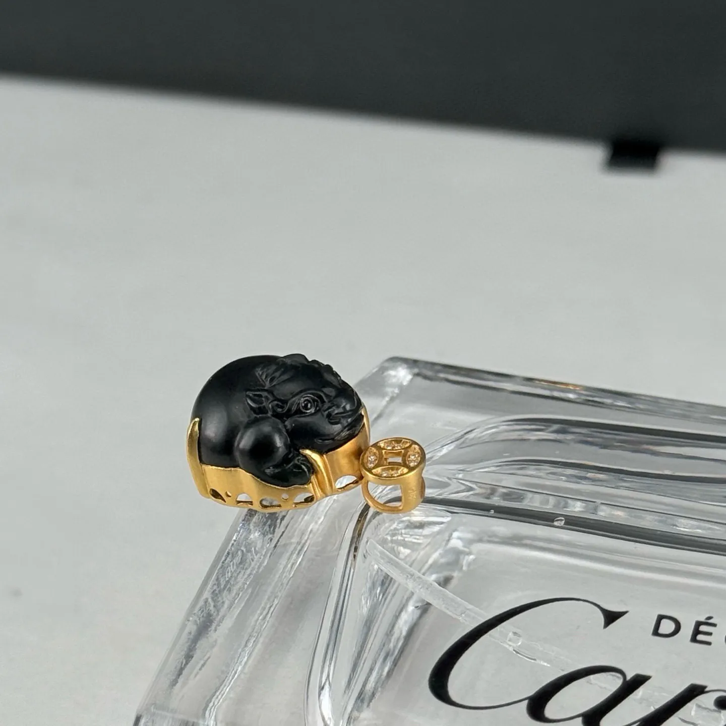 精品18k墨翠貔貅 种好色正 黑度极好 打灯通透 油性十足 尺寸20.1