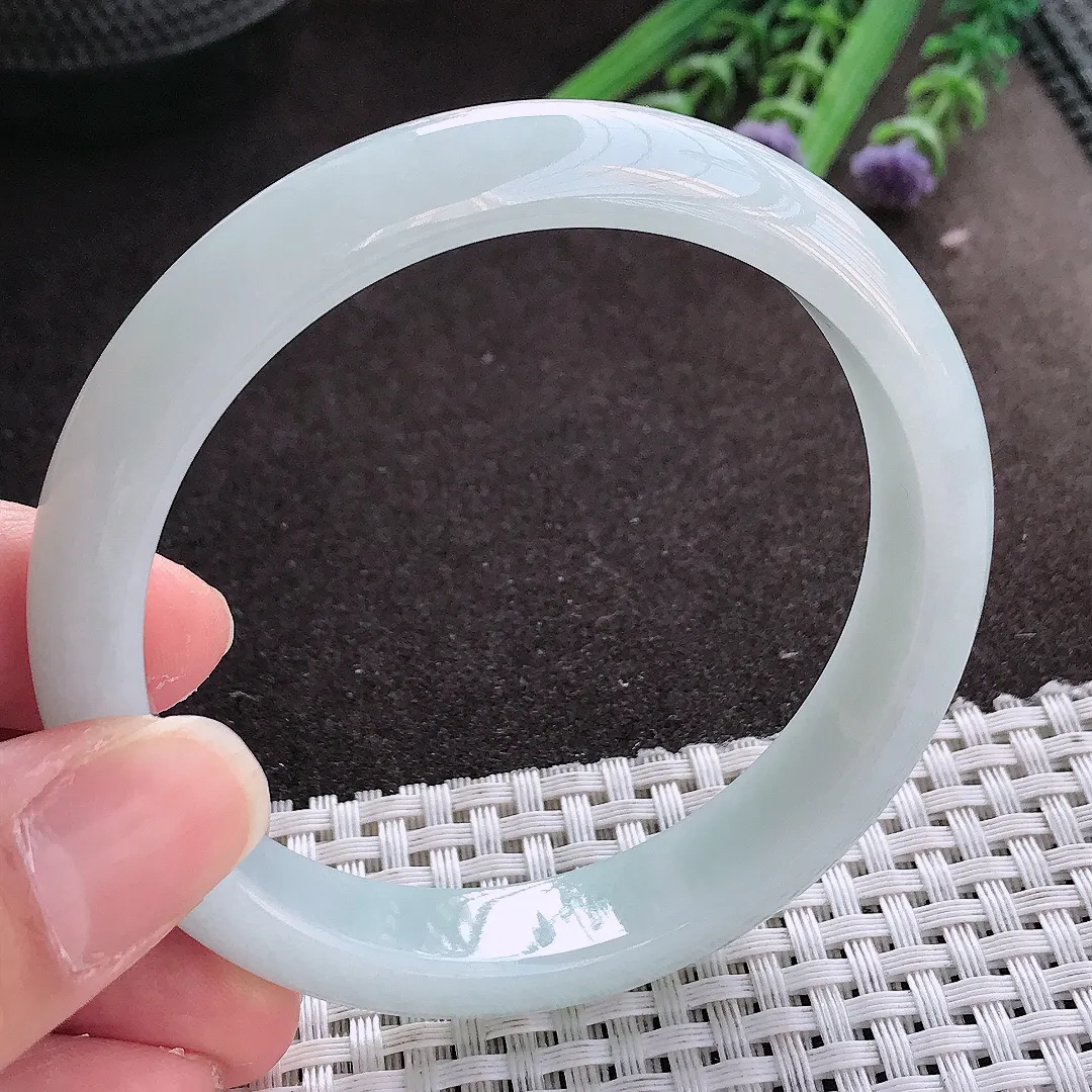 实拍翡翠A货59/12.3/7.8老坑秀气冰润月光白手镯宽边翡翠玉镯女款百搭