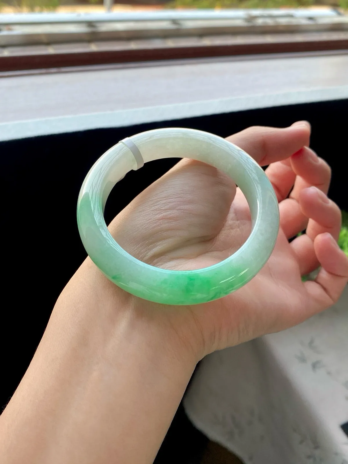 #私人链接#冰绿白底青正圈,完美无纹裂
⭕️54.5-12-9.3