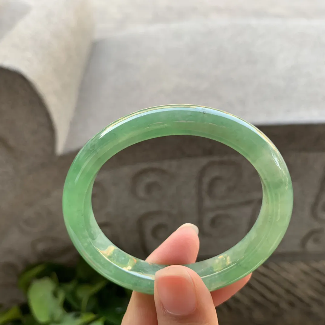 圈口54.1-46.6-10.2-8 【冰绿贵妃手镯】贵妃54 55可戴