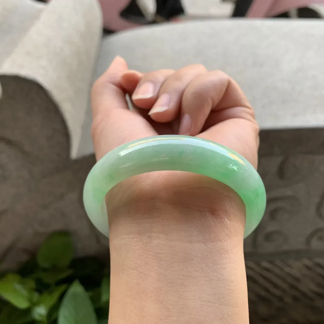 小圈口52.6-12.7-7.7 【飘阳绿正圈手镯】正圈52 53可戴