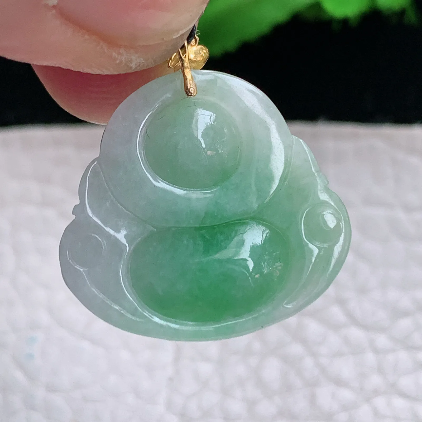 axm实拍27*24.8*7缅甸翡翠精雕辣绿饱满佛公 开心佛玉吊坠