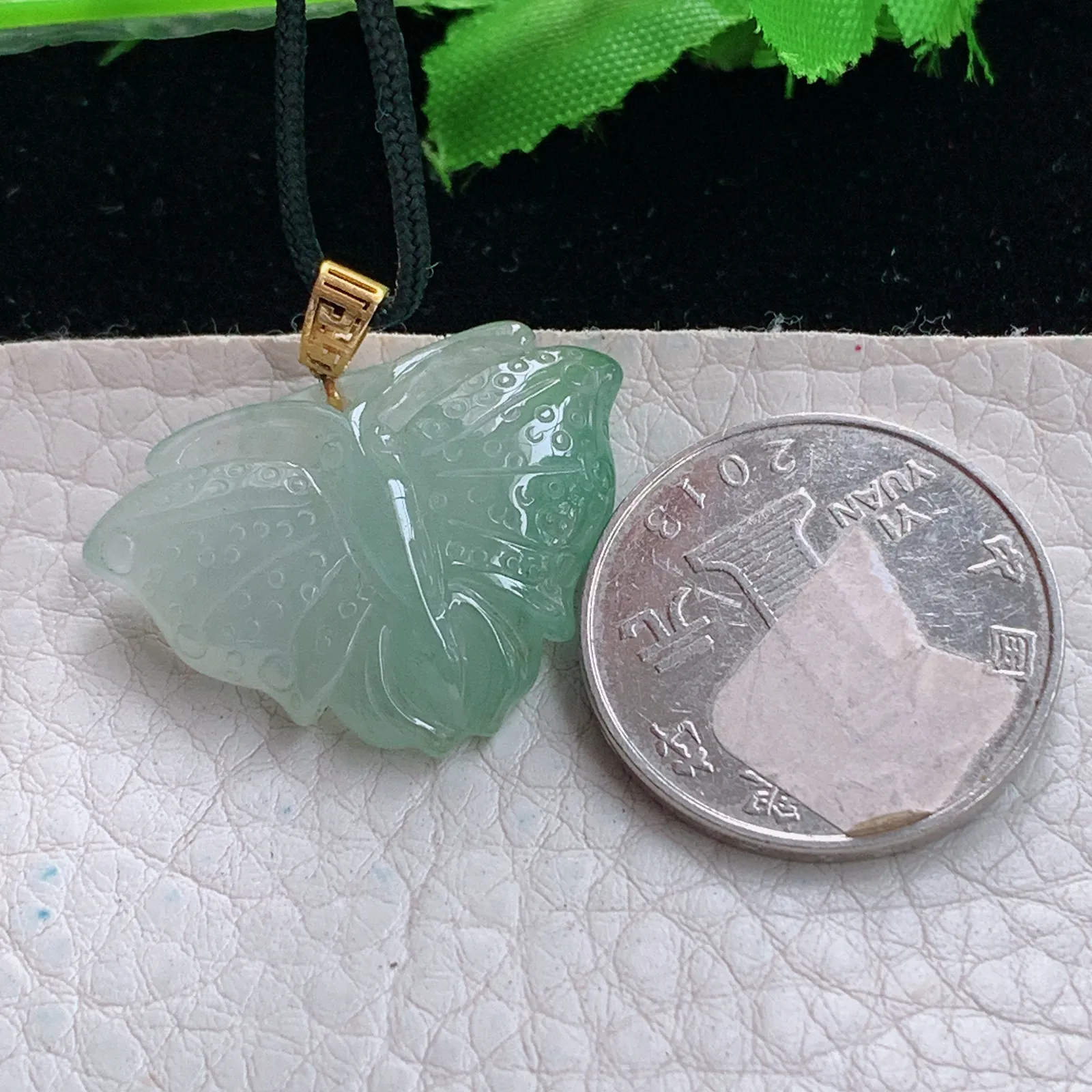 axm实拍22*30.5*7.8缅甸翡翠精雕冰晴蝴蝴 翩翩起舞玉吊坠