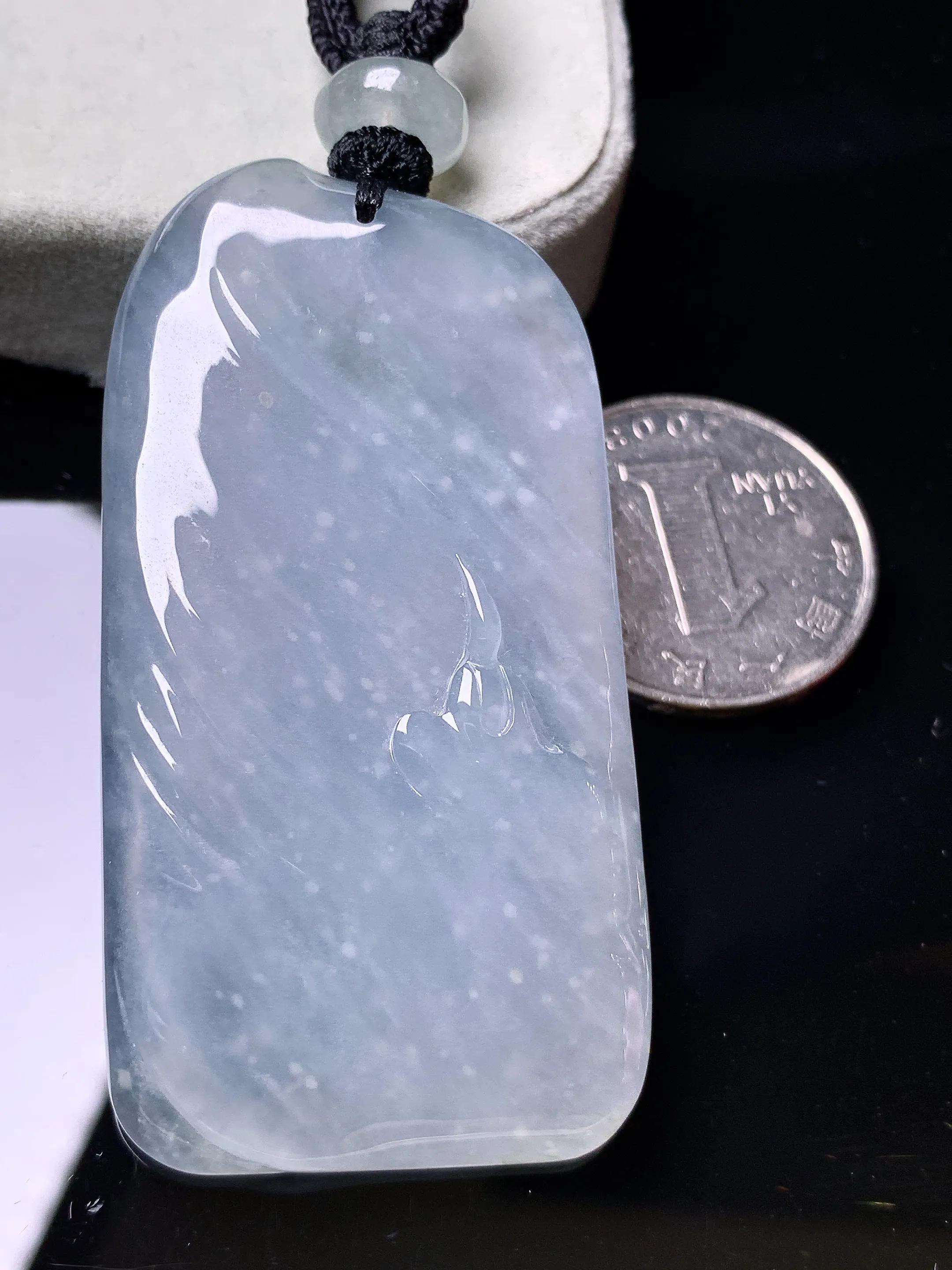 冰种悟道牌吊坠 玉质细腻 色泽艳丽清新 整体尺寸59.2*31*5