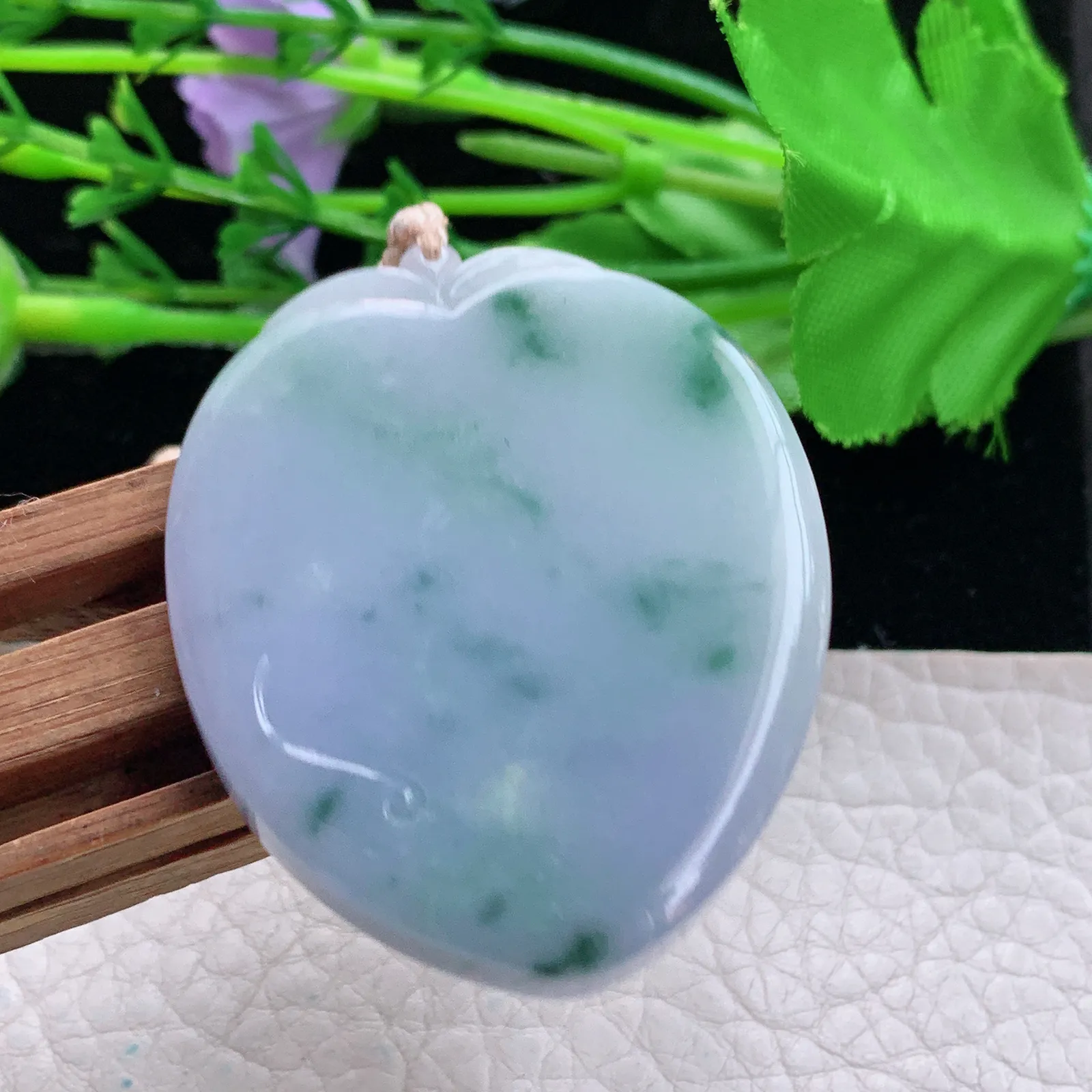 cys实拍45.2*36.6*8缅甸翡翠精雕春带彩心心相印 心形玉吊坠