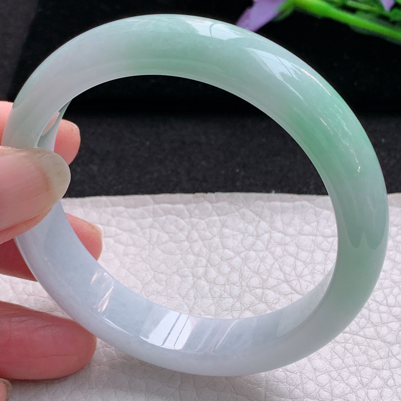 ee实拍56.5*13*7.8平安镯 天然缅甸翡翠飘绿玉手镯双彩宽边玉手环