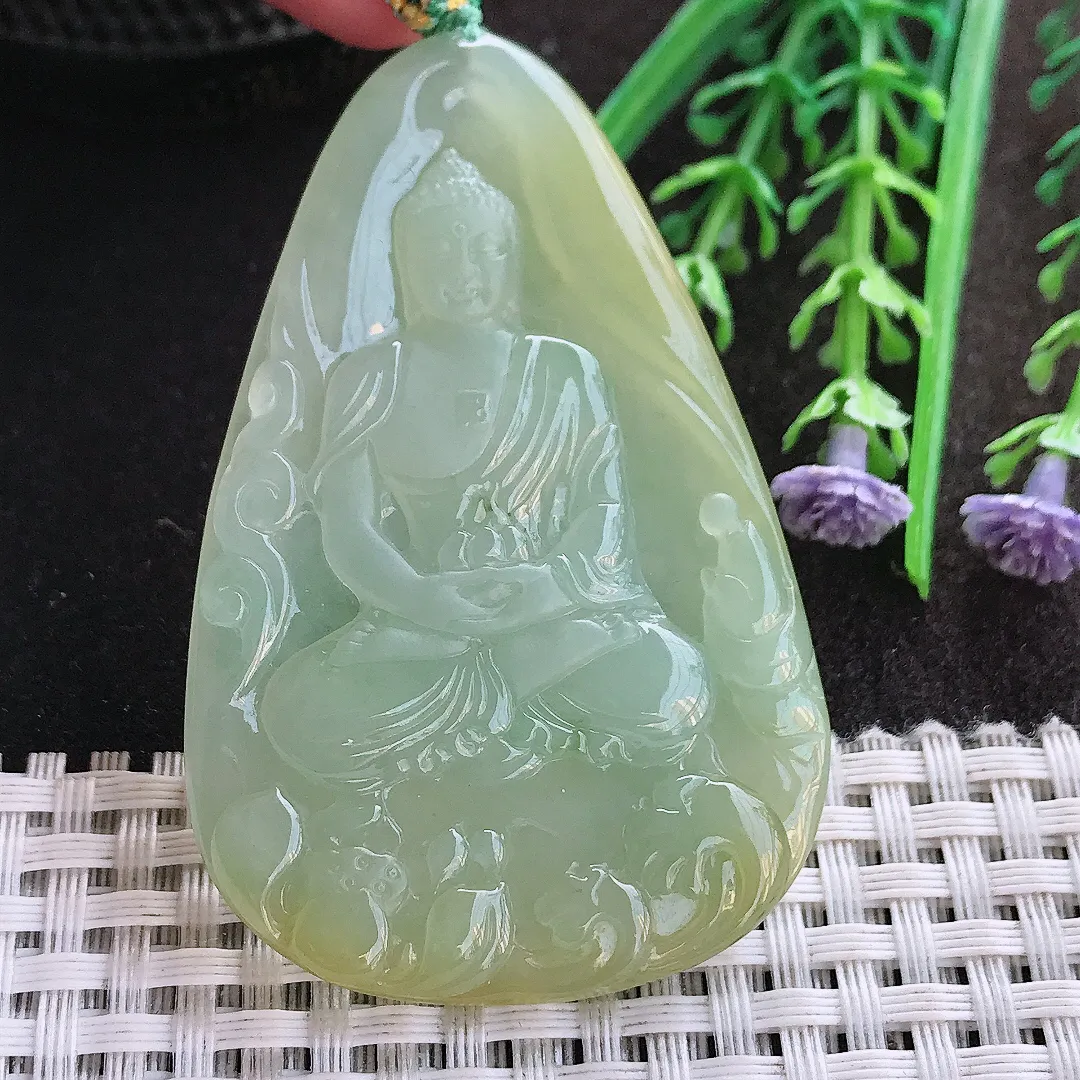 实拍A货翡翠62.3/40.6/5.8老坑冰胶水灵特色鸡油黄黄翡吊坠翡翠如来佛祖挂件